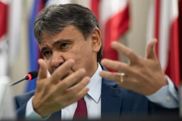 Wellington Dias e Paulo Teixeira admitem possível saída de ministérios