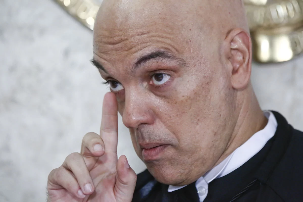 PF intercepta WhatsApp de senador: “Trabalhando para prender Moraes”