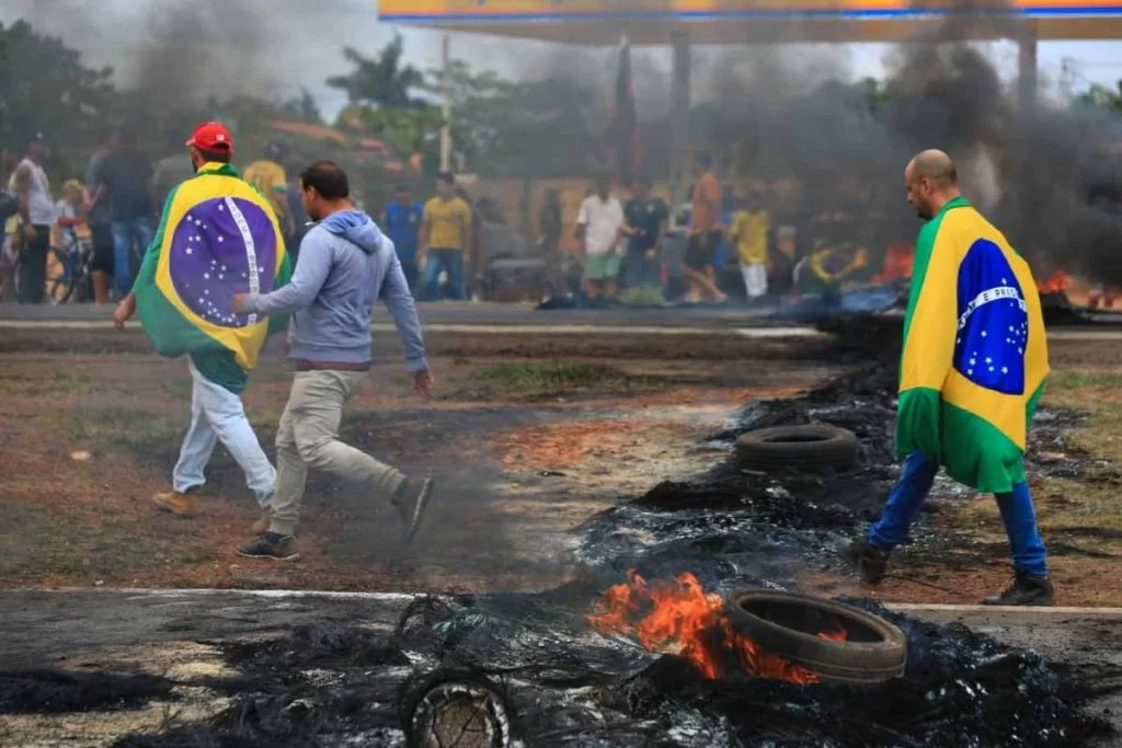 Eleição: PF faz operação contra financiadores de bloqueios em rodovias