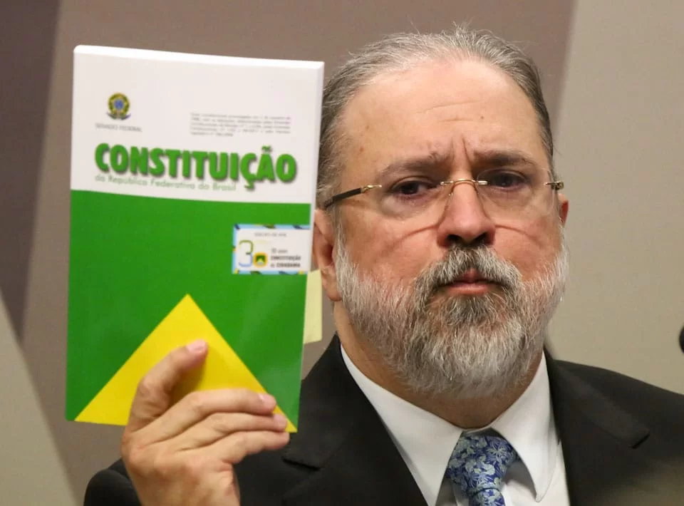 Após acordo de Cid, Aras diz que PGR não aceita delações feitas à PF