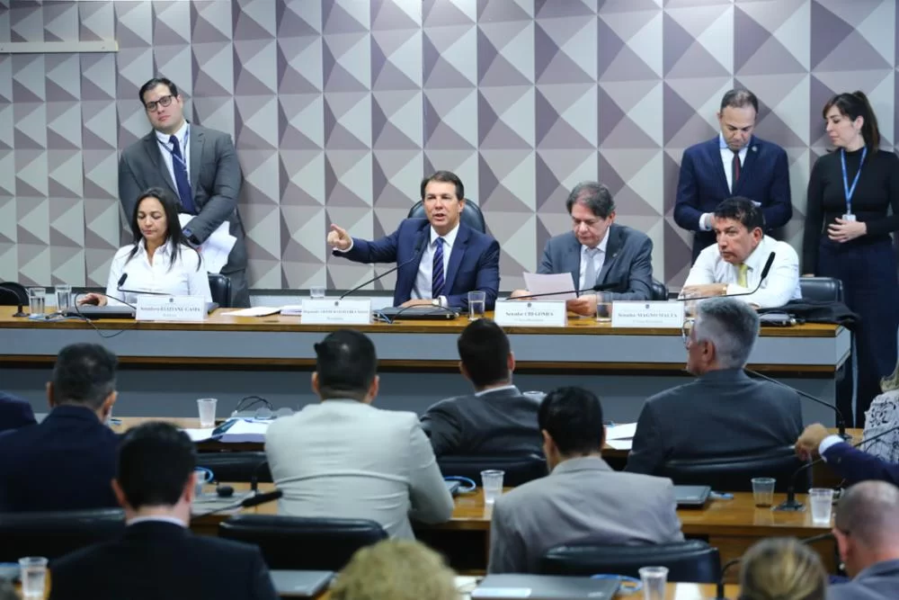CPMI do 8 de Janeiro estuda denunciar Nunes Marques no CNJ