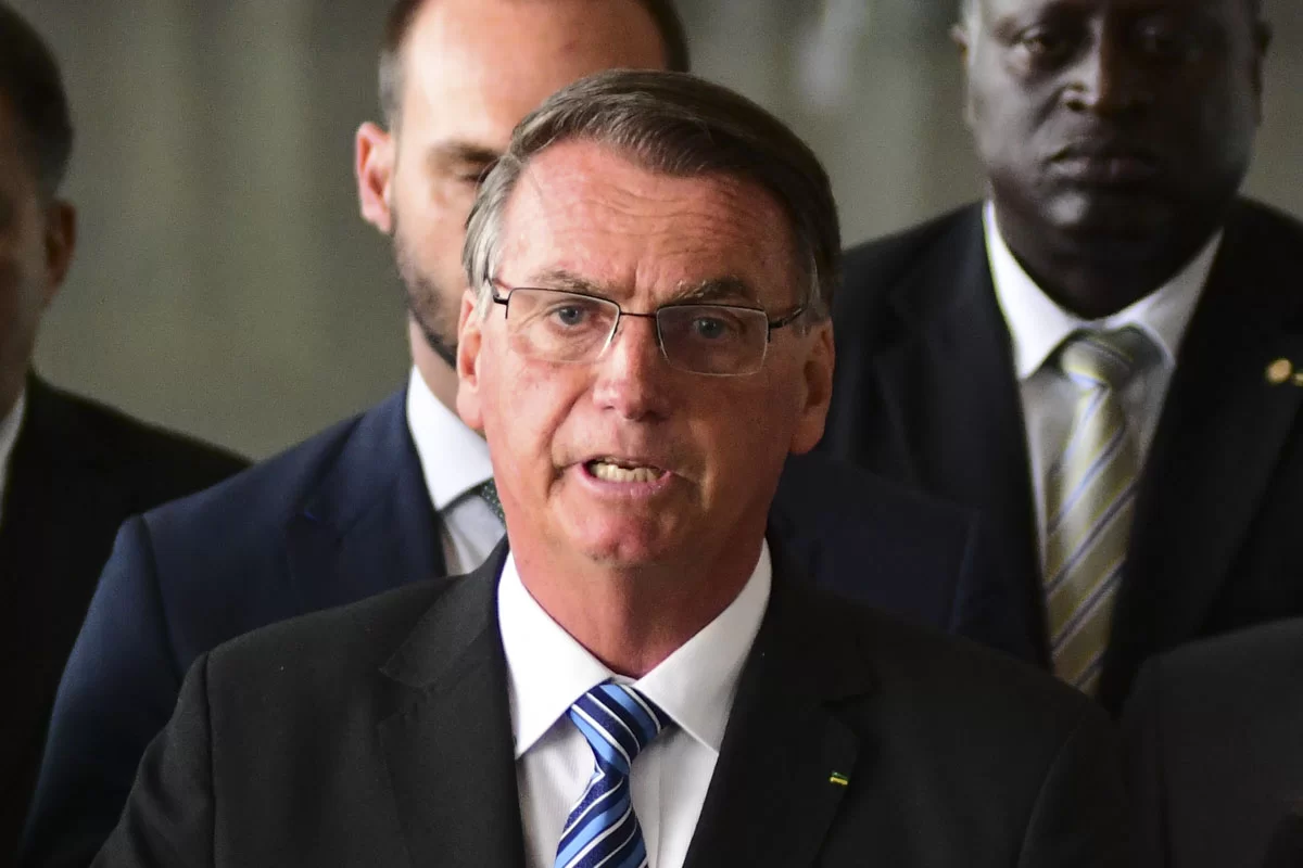 Por unanimidade, TSE nega recurso e fixa inelegibilidade de Bolsonaro