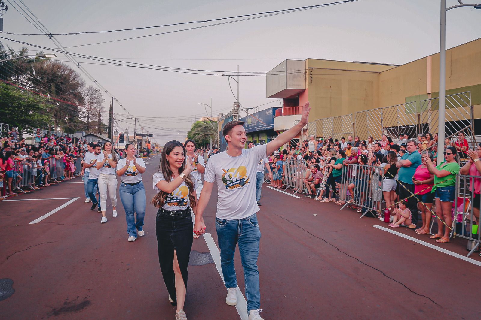 Evento em comemoração aos 94 anos de Rio Brilhante reúne poder público e entidades emocionando a população Evento em comemoração aos 94 anos de Rio Brilhante reúne poder público e entidades emocionando a população