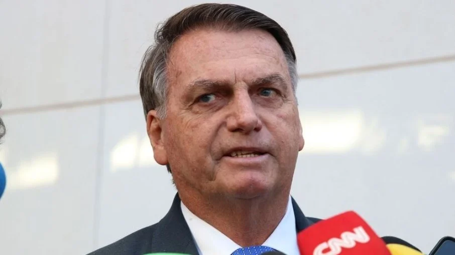 Bolsonaro defende réus por ataques em Brasília e critica penas do STF