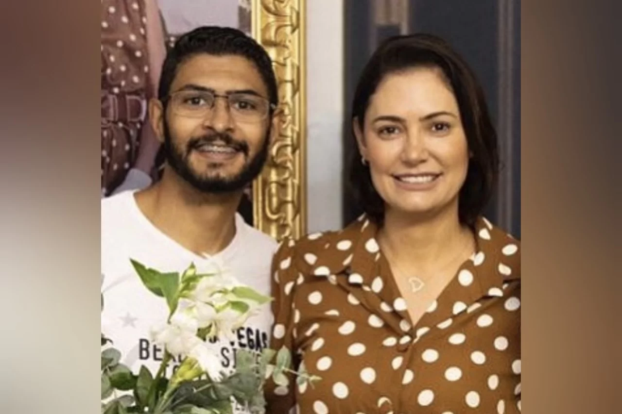 Cunhada de Michelle recebe R$ 18 mil em gabinete de aliado de Tarcísio
