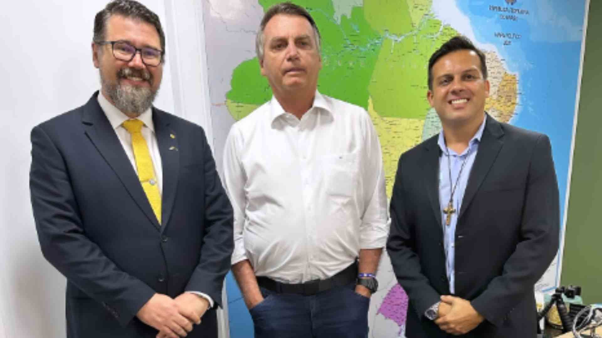 Ao lado de Bolsonaro, presidente do PL de Dourados confirma candidatura própria do partido