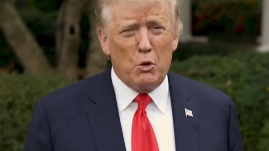 Trump é proibido por tribunal de participar das primárias no Colorado