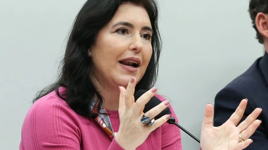 Tebet garante recursos para pagar pisos salariais da saúde e educação Tebet garante recursos para pagar pisos salariais da saúde e educação