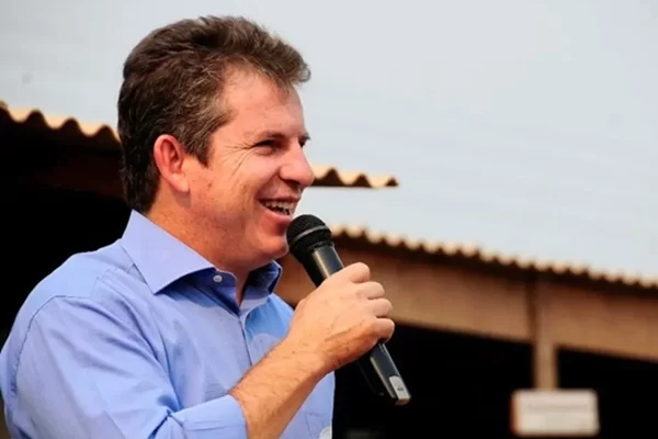 Pai de sócio de garimpo, governador do MT aprova mineração em reservas Pai de sócio de garimpo, governador do MT aprova mineração em reservas