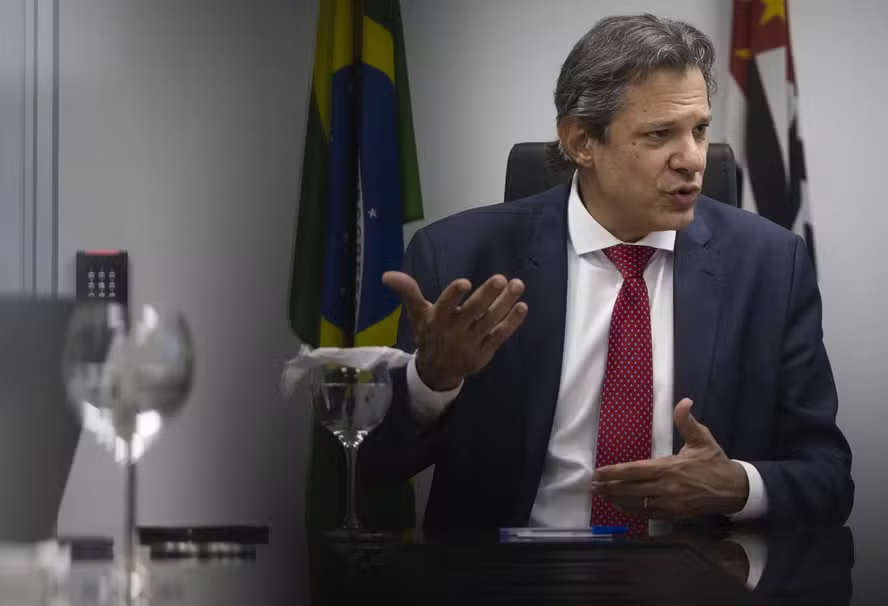 Haddad diz que PT tem de começar a pensar em sucessor