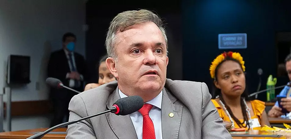Vander Loubet recebe alta médica após internação e retorna com agendas na próxima segunda