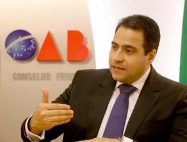 Presidente da OAB ouve “Fora, Xandão” e responde: “Vamos chegar lá” Presidente da OAB ouve “Fora, Xandão” e responde: “Vamos chegar lá”