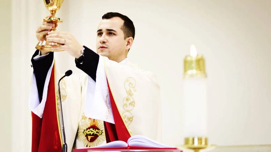 Padre vira alvo do MPF por dizer que RS ‘abraçou o satanismo’ Padre vira alvo do MPF por dizer que RS ‘abraçou o satanismo’