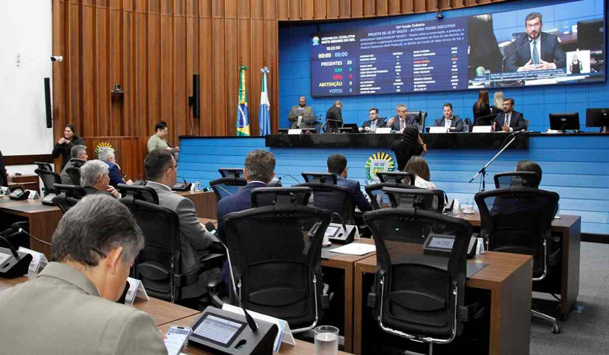 Deputados aprovam projeto que determina plano de saúde a cobrir parto de emergência