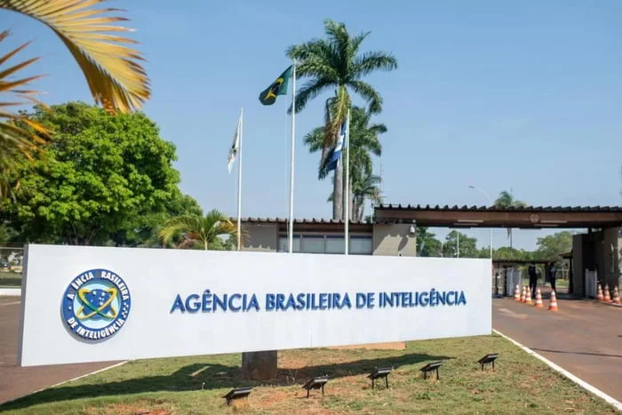 PF mira “gabinete do ódio” de Bolsonaro e prende 4