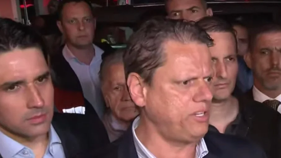 Deputado pede abertura de CPI sobre doações de Tarcísio