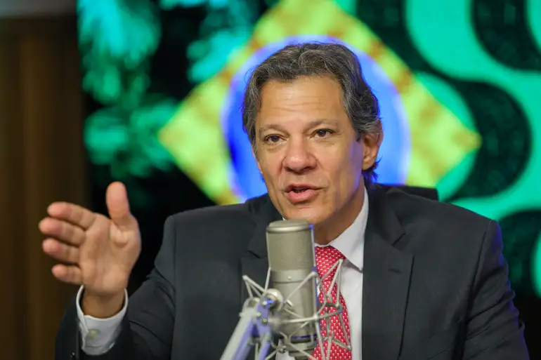 Haddad indica que isenção do IR para salários de até R$ 5 mil está próxima