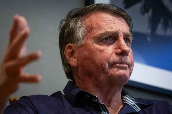 Inquérito da tentativa de golpe: PF indicia Bolsonaro e mais 36