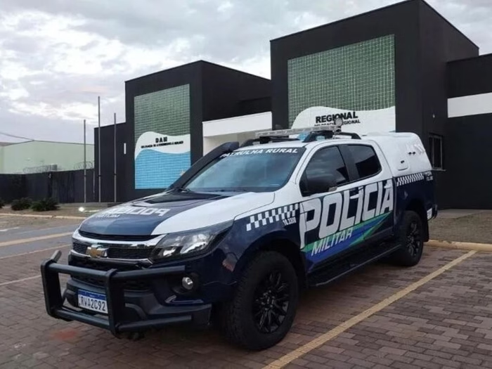 REPERCUSSÃO NACIONAL: Servidora é agredida por mãe de aluno e forçada a beber refrigerante em Rio Brilhante REPERCUSSÃO NACIONAL: Servidora é agredida por mãe de aluno e forçada a beber refrigerante em Rio Brilhante