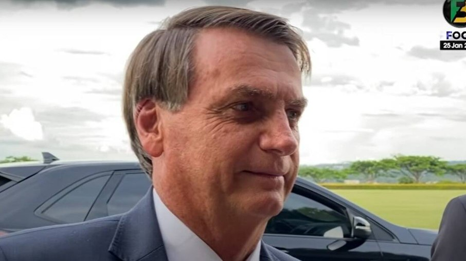 PF encontra contrato de R$ 900 mil para reformar casa de Bolsonaro, avaliada em R$ 98 mil PF encontra contrato de R$ 900 mil para reformar casa de Bolsonaro, avaliada em R$ 98 mil