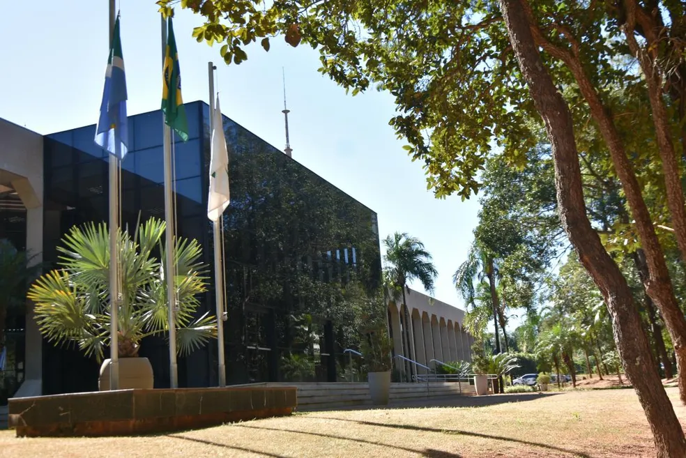 Ex-presidentes do TCE-MS serão julgados por suposto desvio de R$19,3 milhões em contrato Ex-presidentes do TCE-MS serão julgados por suposto desvio de R$19,3 milhões em contrato