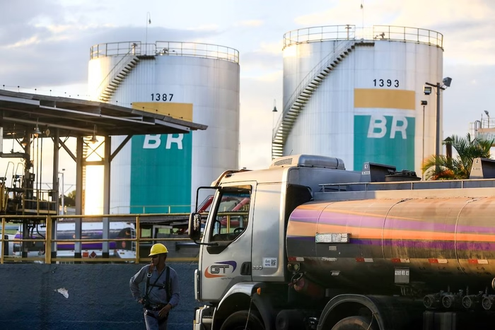 Petrobras anuncia redução no gás em meio a aumento de combustíveis