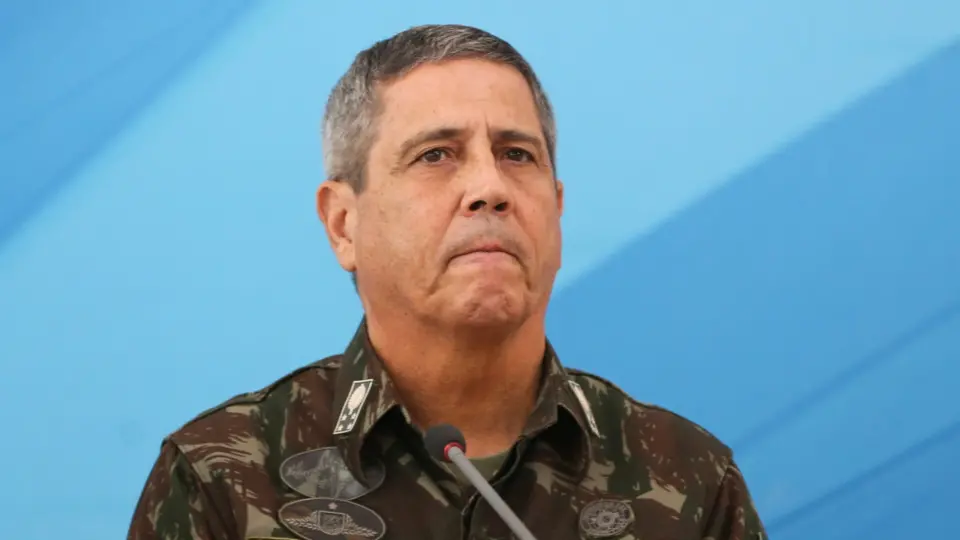 Comandante do Exército visita Braga Netto em cela no RJ Comandante do Exército visita Braga Netto em cela no RJ