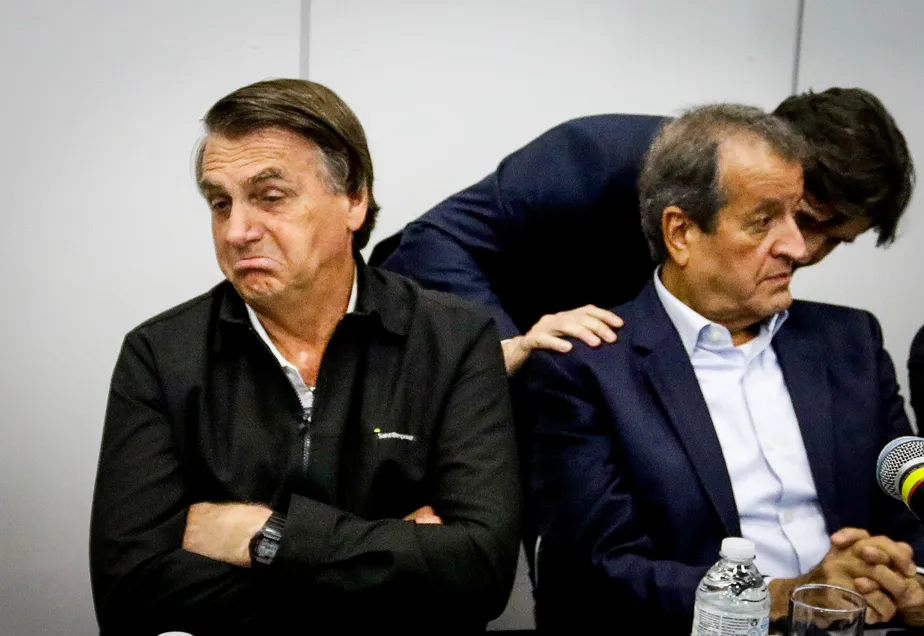 Bolsonaro vai a jogo do Palmeiras e ouve novamente o coro ‘uh, vai ser preso!’