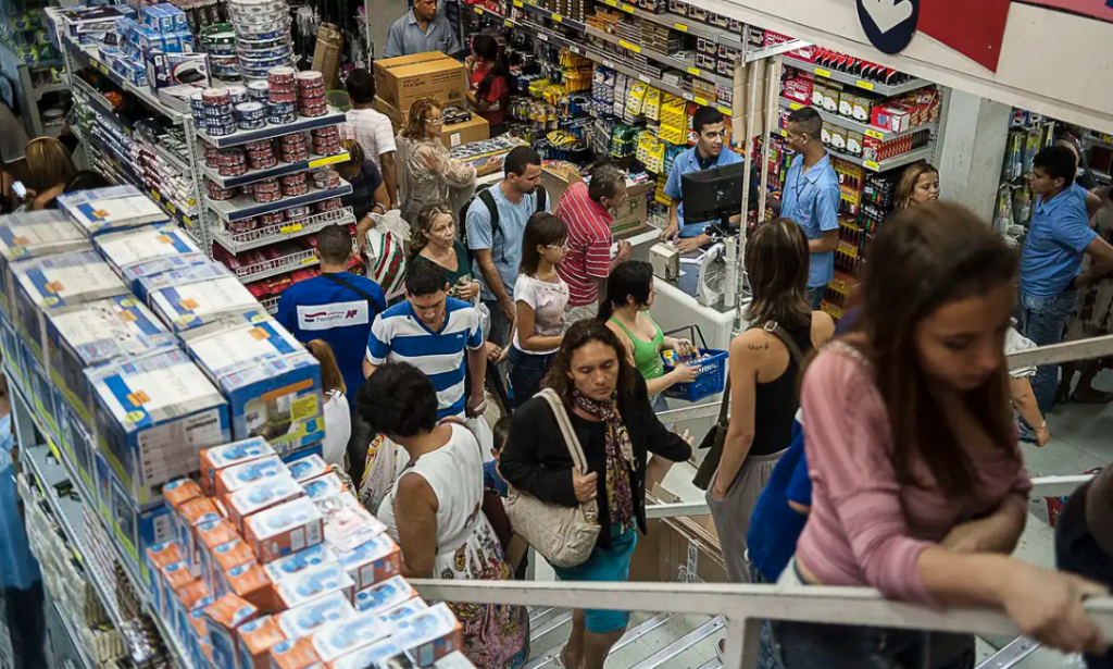 Vendas no comércio crescem 4,7% e batem recorde histórico