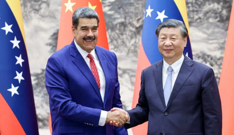 China desafia Trump e mantém compra de petróleo venezuelano