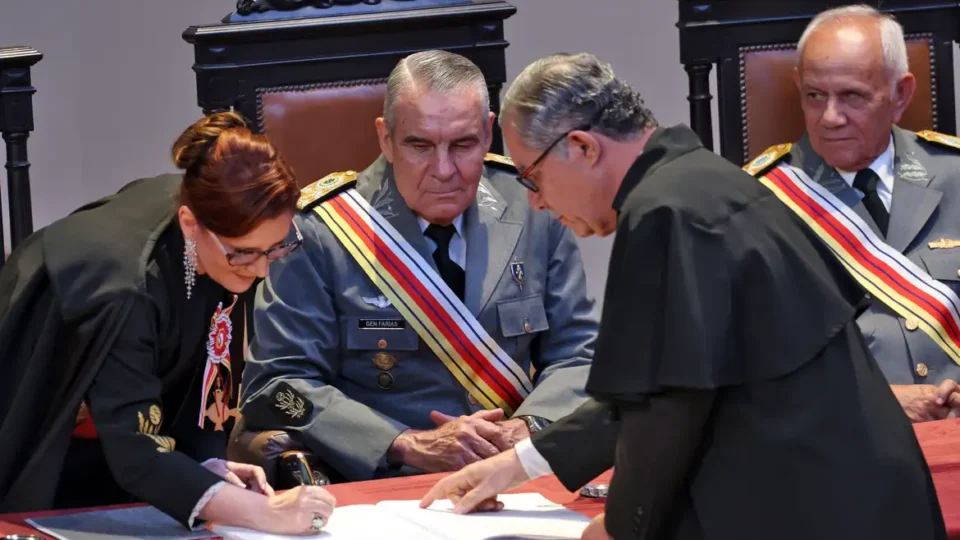 Nova presidente do STM diz ver crime militar de Bolsonaro, mas que cabe à Promotoria identificar Nova presidente do STM diz ver crime militar de Bolsonaro, mas que cabe à Promotoria identificar