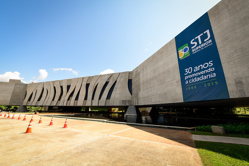 STJ condena três desembargadores a prisão por participar de esquema criminoso