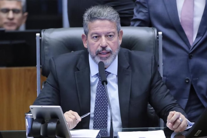 Motta escolhe Arthur Lira como relator do projeto de isenção do IR