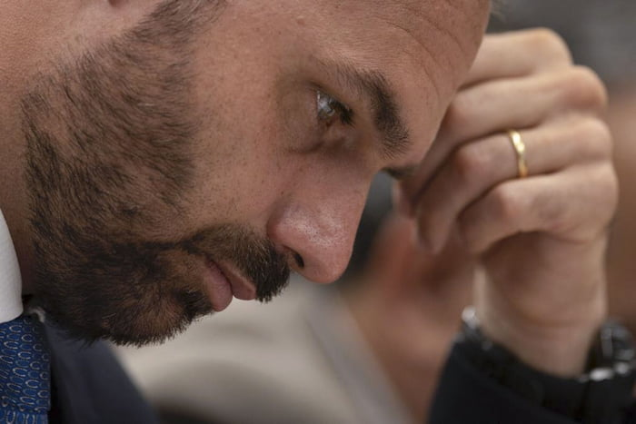 Eduardo Bolsonaro: “Só volto para Brasil quando Moraes for sancionado” Eduardo Bolsonaro: “Só volto para Brasil quando Moraes for sancionado”