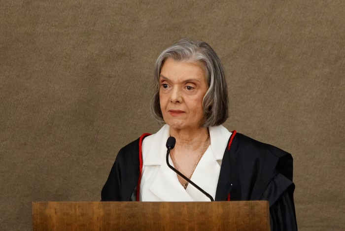 Cármen Lúcia denuncia racismo contra ministra do TSE em seminário da Presidência