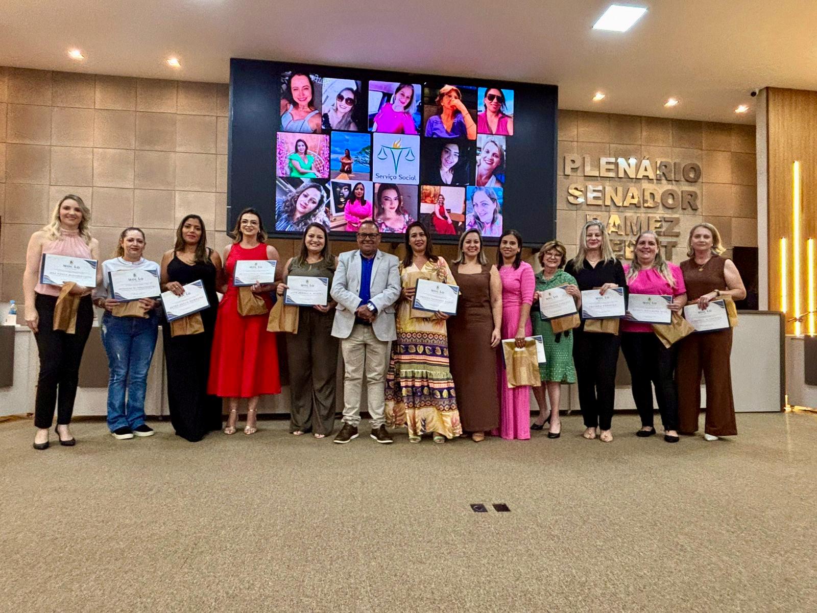 TRABALHO RECONHECIDO: ASSISTENTES SOCIAIS SÃO HOMENAGEADOS EM RIO BRILHANTE