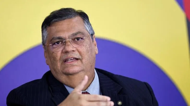 Dino cobra explicações sobre emendas paralelas e novo ‘orçamento secreto’ na Saúde