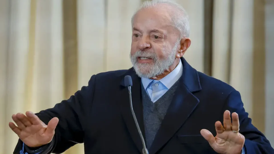 Lula lidera todos os cenários de 1º turno para 2026, aponta DataFolha