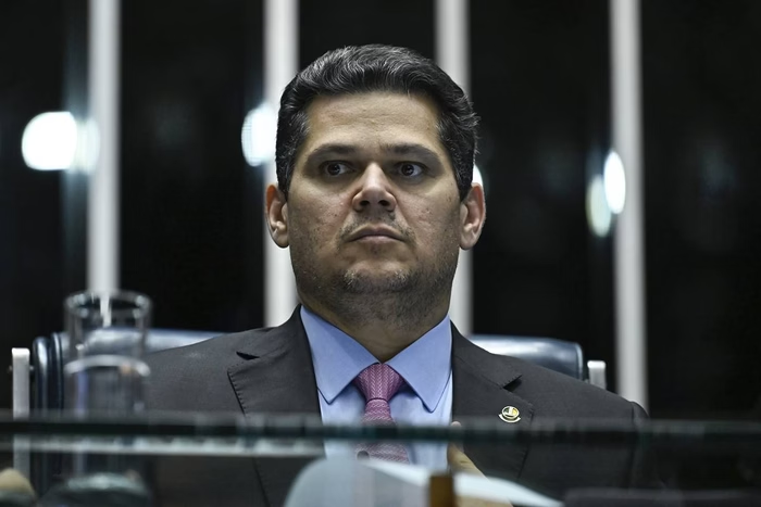 Alcolumbre cria CPMI para investigar fraudes dos descontos do INSS Alcolumbre cria CPMI para investigar fraudes dos descontos do INSS