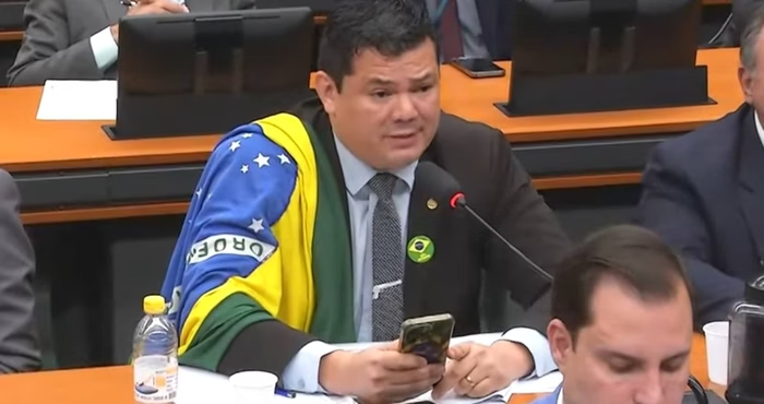 Conselho de Ética abre processo contra deputado que xingou Gleisi Conselho de Ética abre processo contra deputado que xingou Gleisi