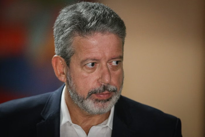 Lira prevê “temporal” sobre isenção do IR: “Vários setores vão gritar” Lira prevê “temporal” sobre isenção do IR: “Vários setores vão gritar”