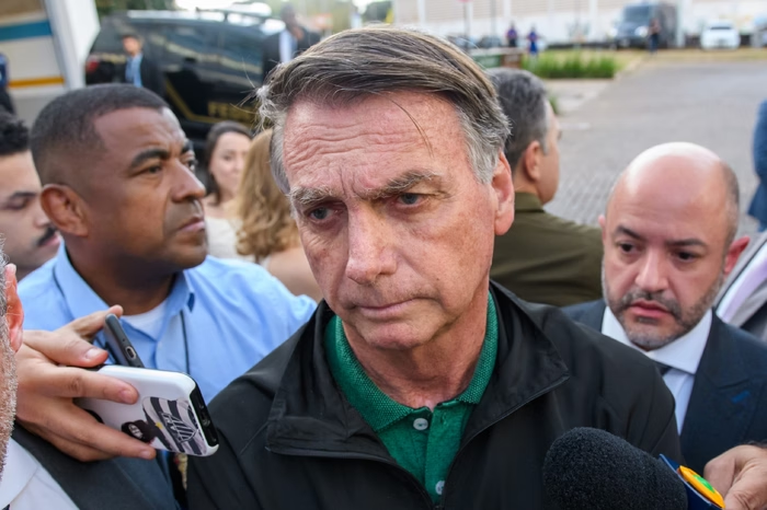 Bolsonaro terá de usar tornozeleira eletrônica Bolsonaro terá de usar tornozeleira eletrônica