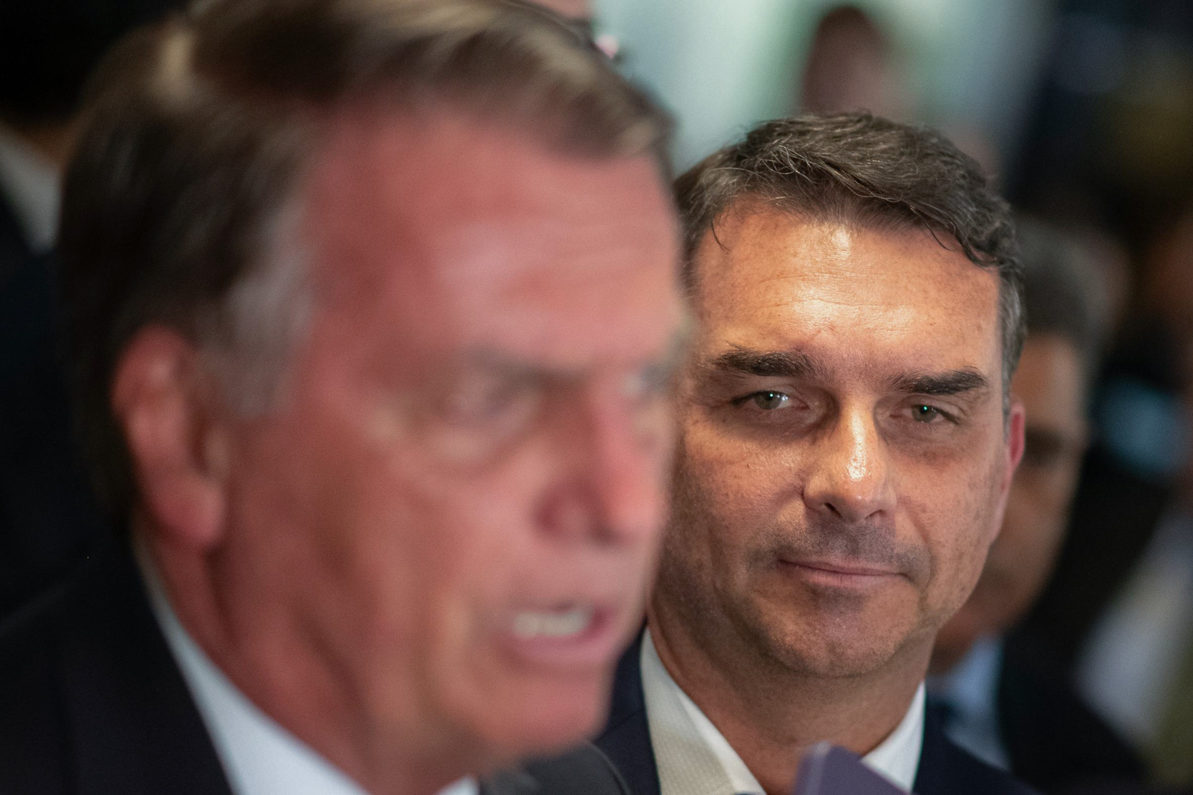 AGU aciona STF por elo entre Eduardo e operação com dólar antes de tarifaço