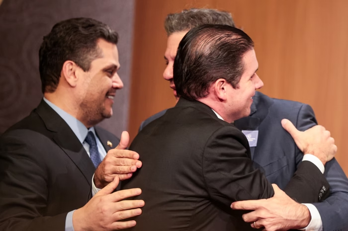 Haddad, Motta e Alcolumbre se reúnem após crise entre Poderes