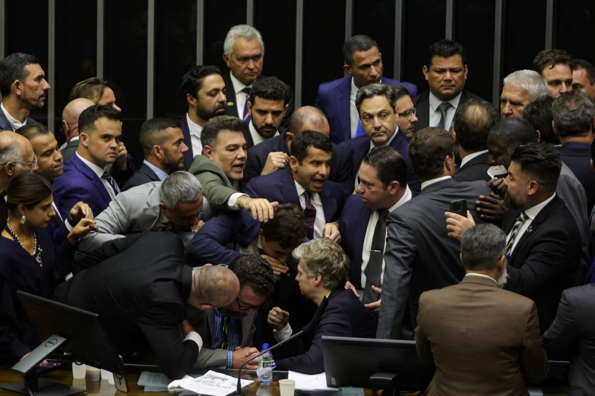 Obstrução na Câmara: entenda o rito após denúncias contra 14 deputados