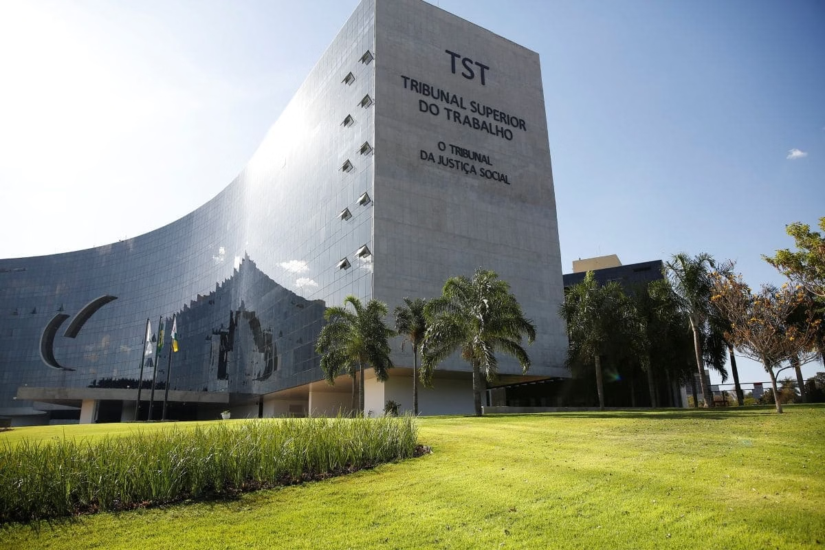 TST compra carro de R$ 346,5 mil para cada um dos 27 ministros