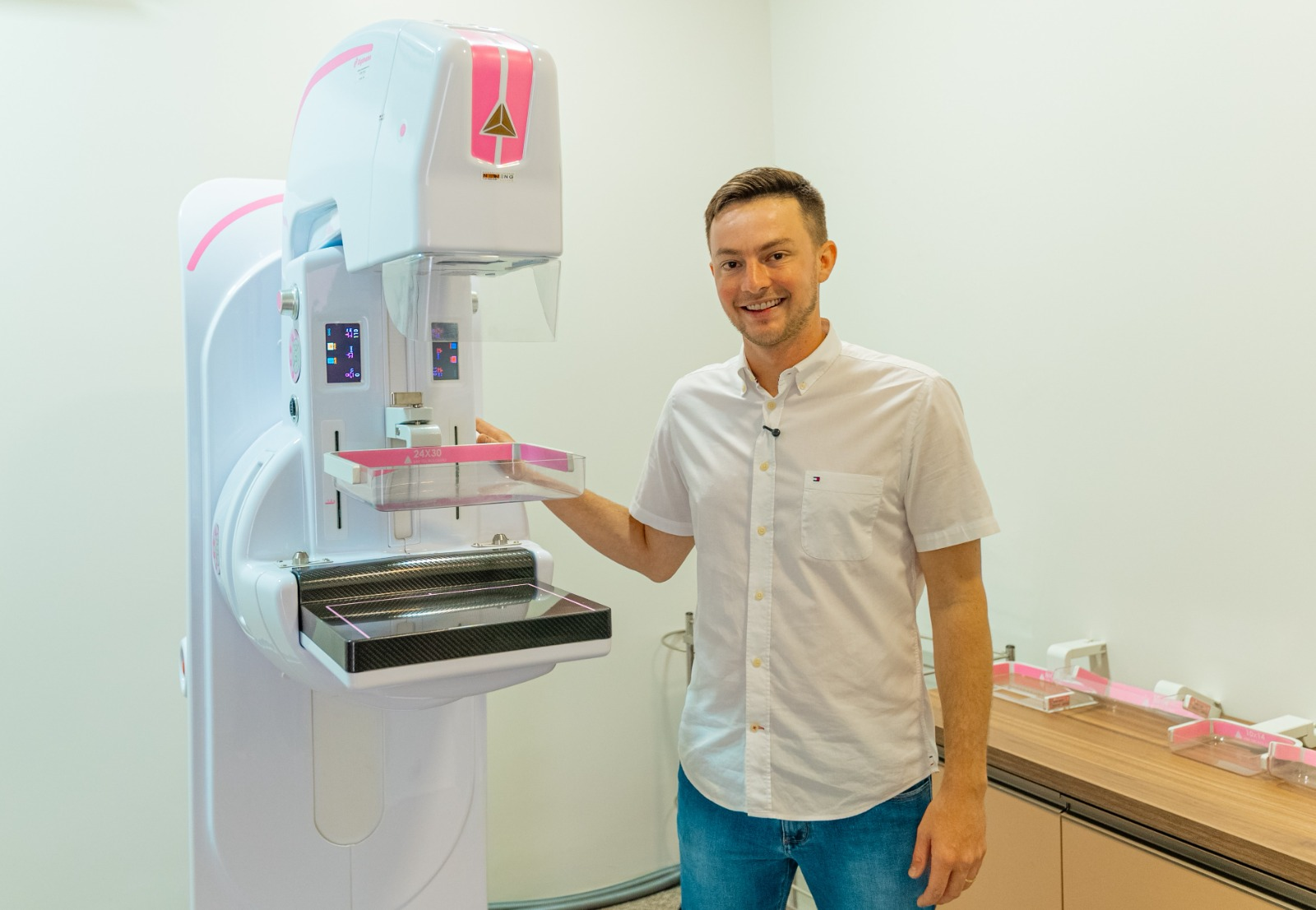 Prefeito Lucas Foroni entrega mamógrafo digital e reforça atenção à saúde da mulher em Rio Brilhante