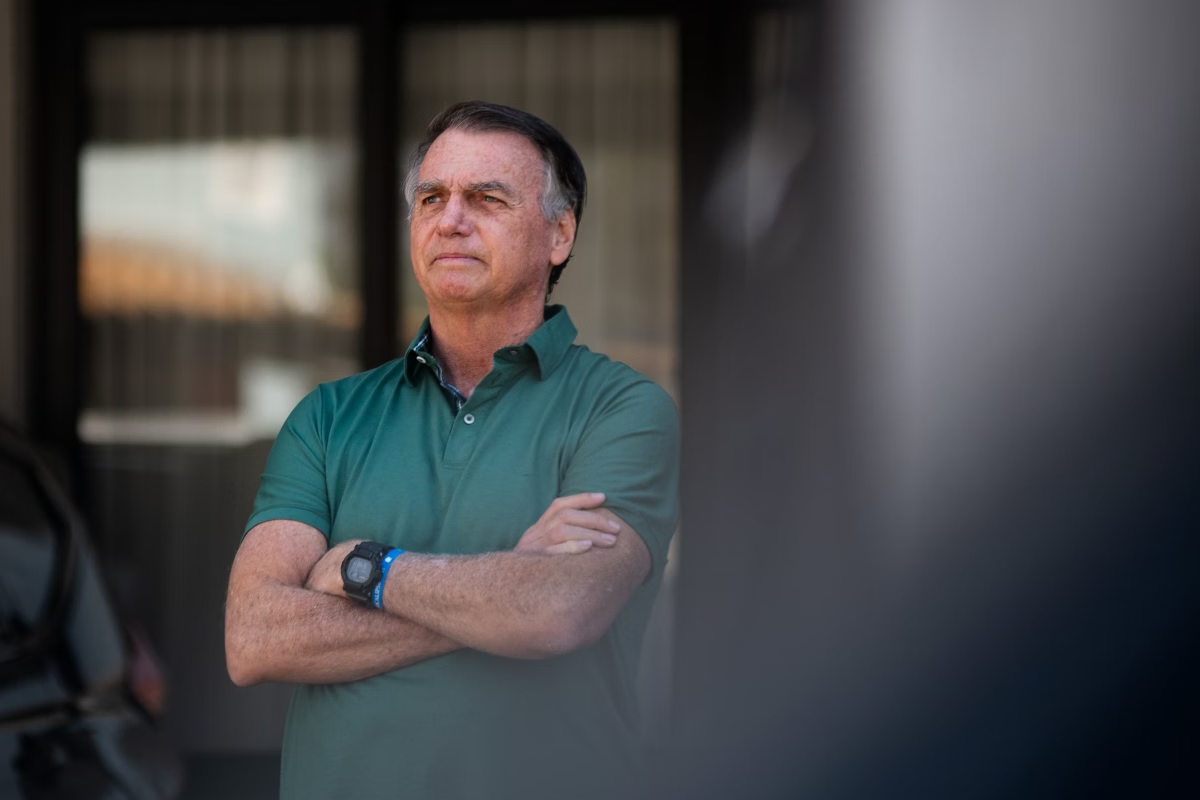 BOLSONARO É CONDENADO A 27 ANOS DE PRISÃO