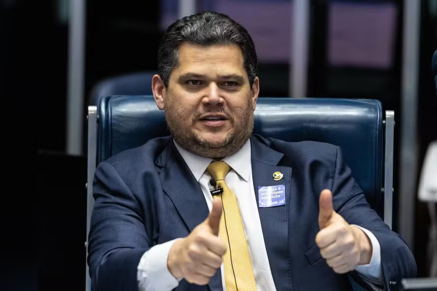 Governo e oposição pressionam Alcolumbre em CPI para saber quais senadores foram visitados por ‘Careca do INSS’ Governo e oposição pressionam Alcolumbre em CPI para saber quais senadores foram visitados por ‘Careca do INSS’