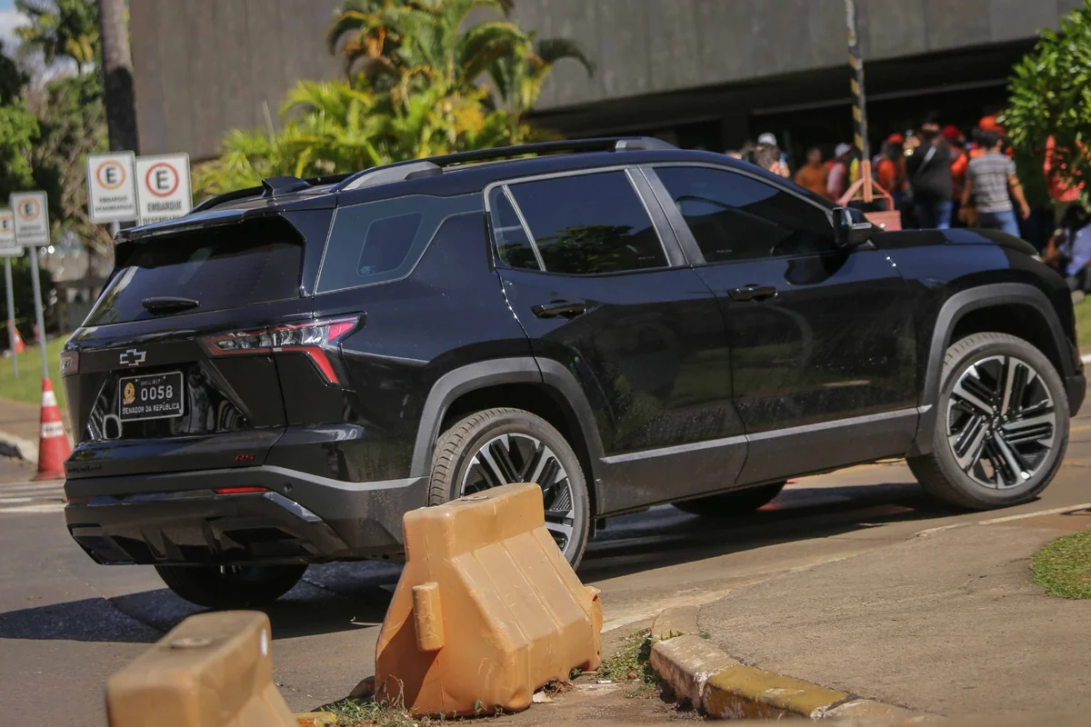 Senado aluga 79 SUVs de luxo com teto solar por R$ 47 milhões Senado aluga 79 SUVs de luxo com teto solar por R$ 47 milhões
